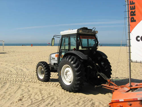 Cleaning Copacabana beach